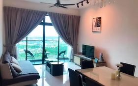 Bukit Indah City View By Wp Homestay